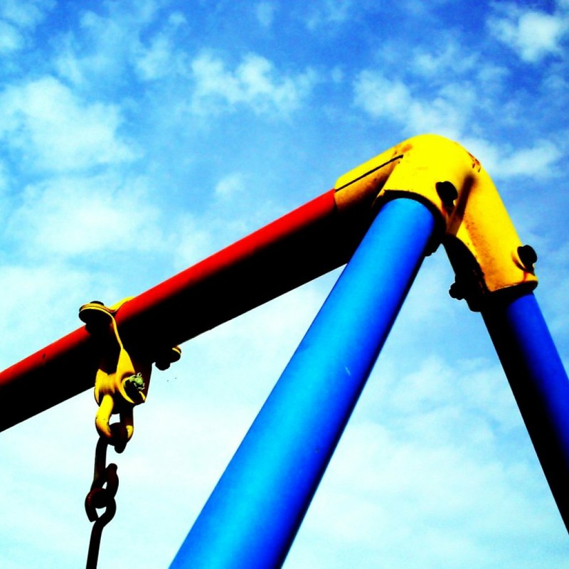 青と赤と黄色と