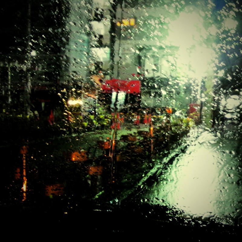 雨の夜