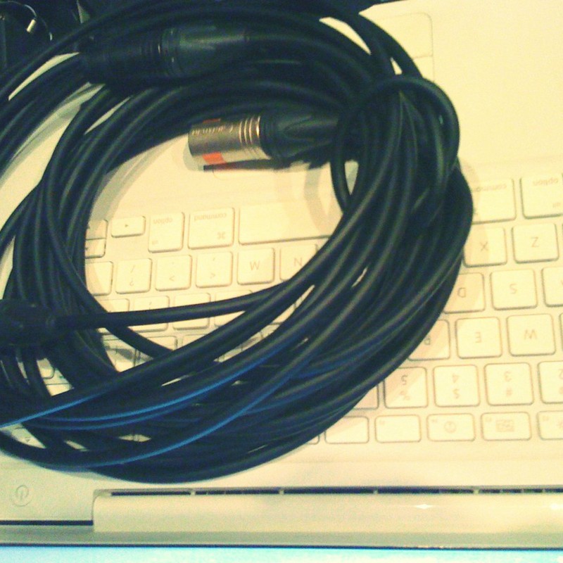 Macbook&Cable