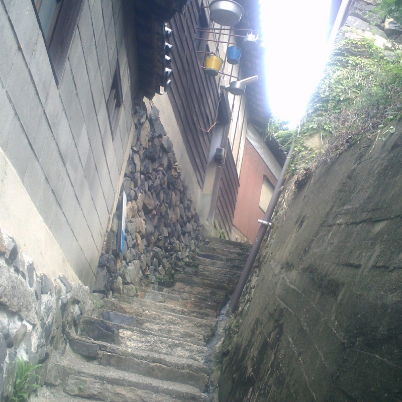 海辺街の階段