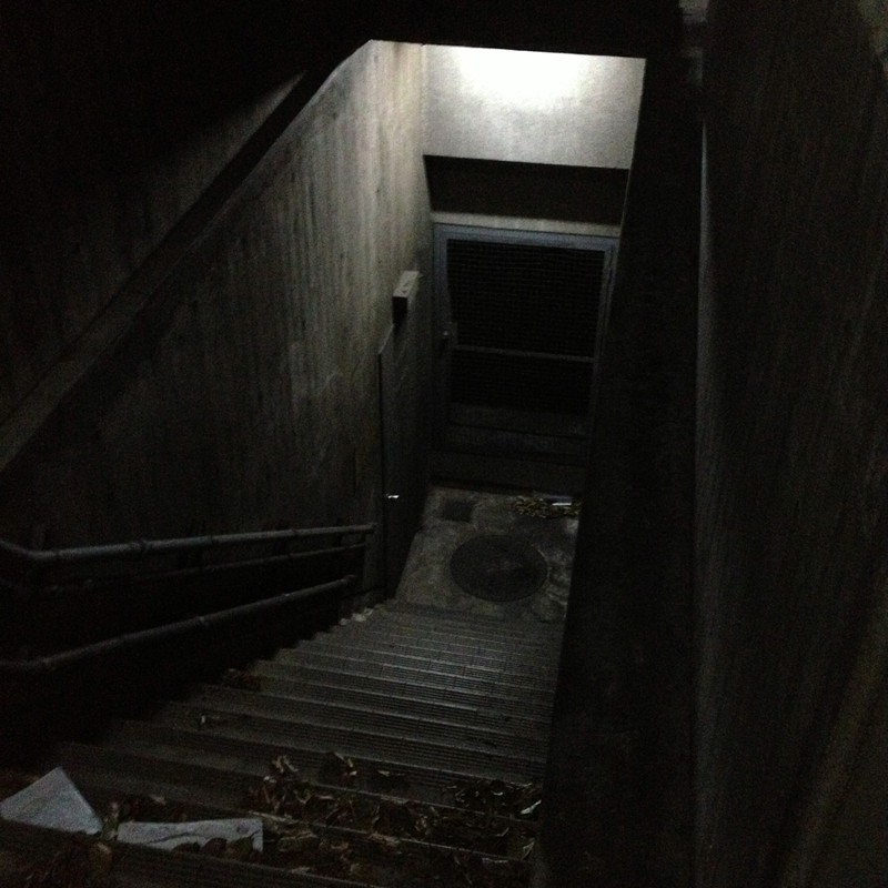 病院の階段