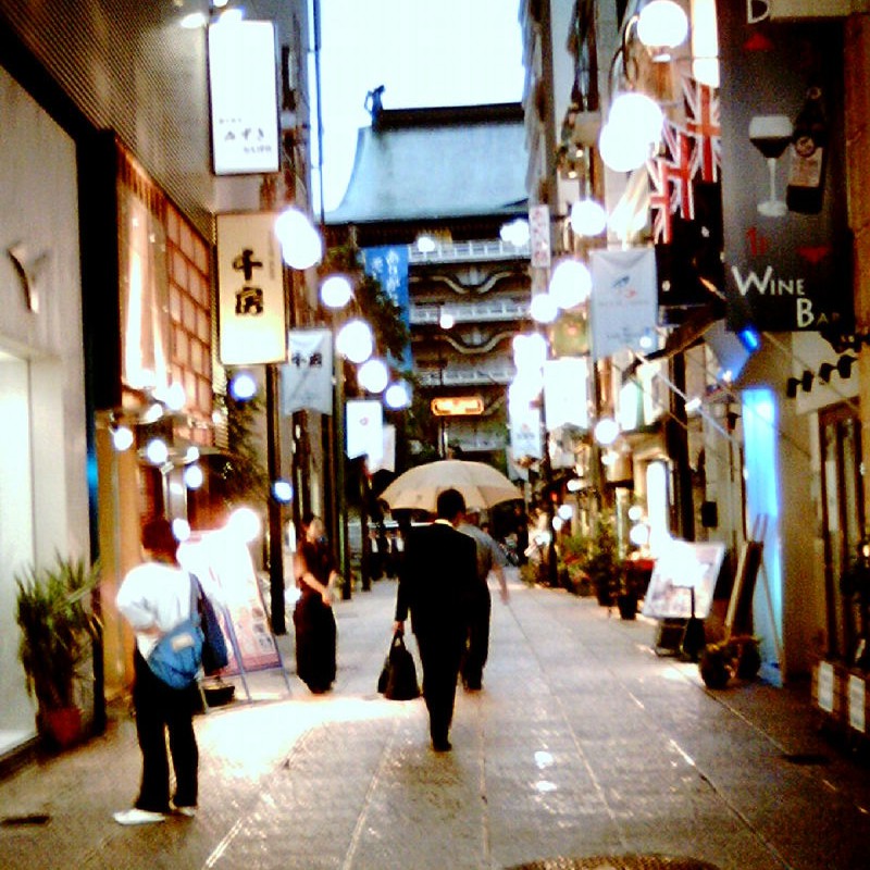 難波・イン・ザ・レイン