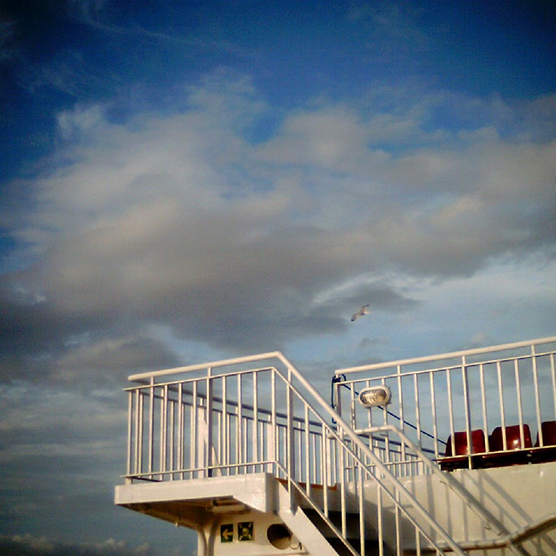 空と船のバルコニー