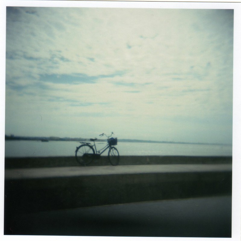 自転車と海。
