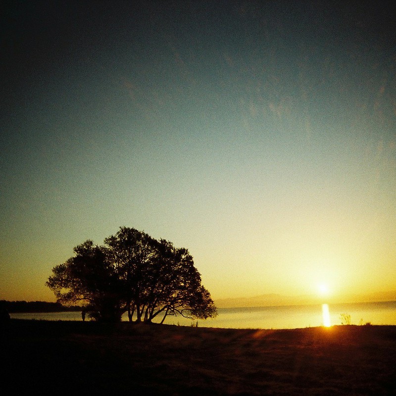 琵琶湖の朝焼け