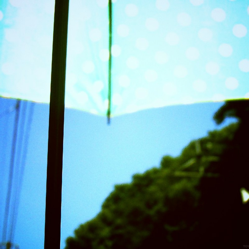 傘と青空