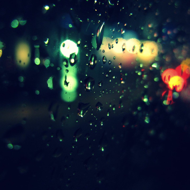 憂鬱な雨...