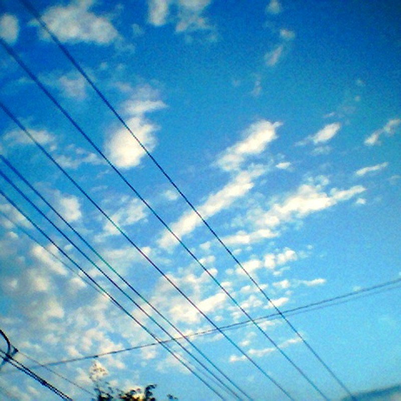 電線と空と雲