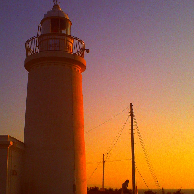 黄昏灯台のカップル