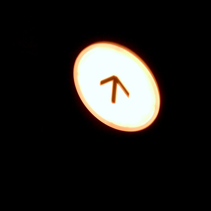 エレベーターボタン