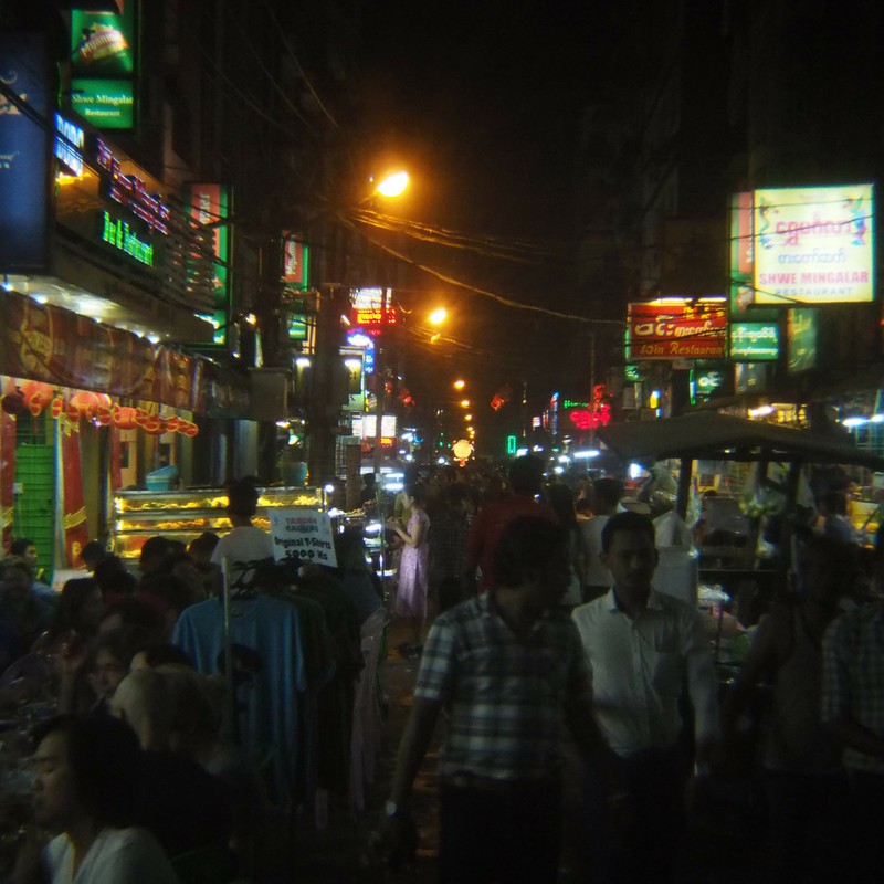アジア　夜の街