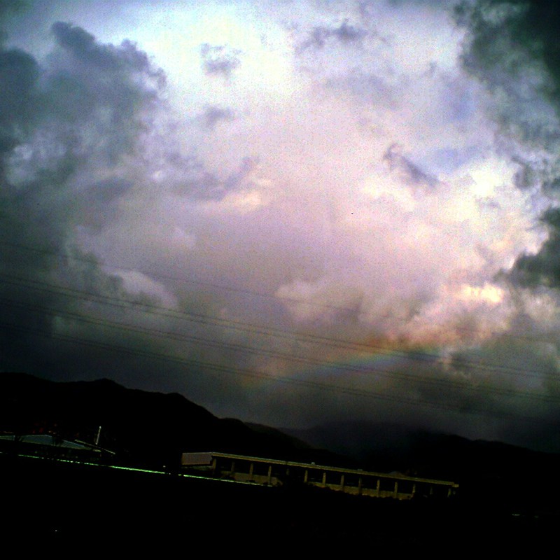 雨上がってそして虹。