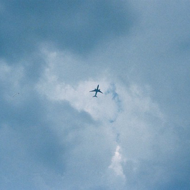 飛行機　雲