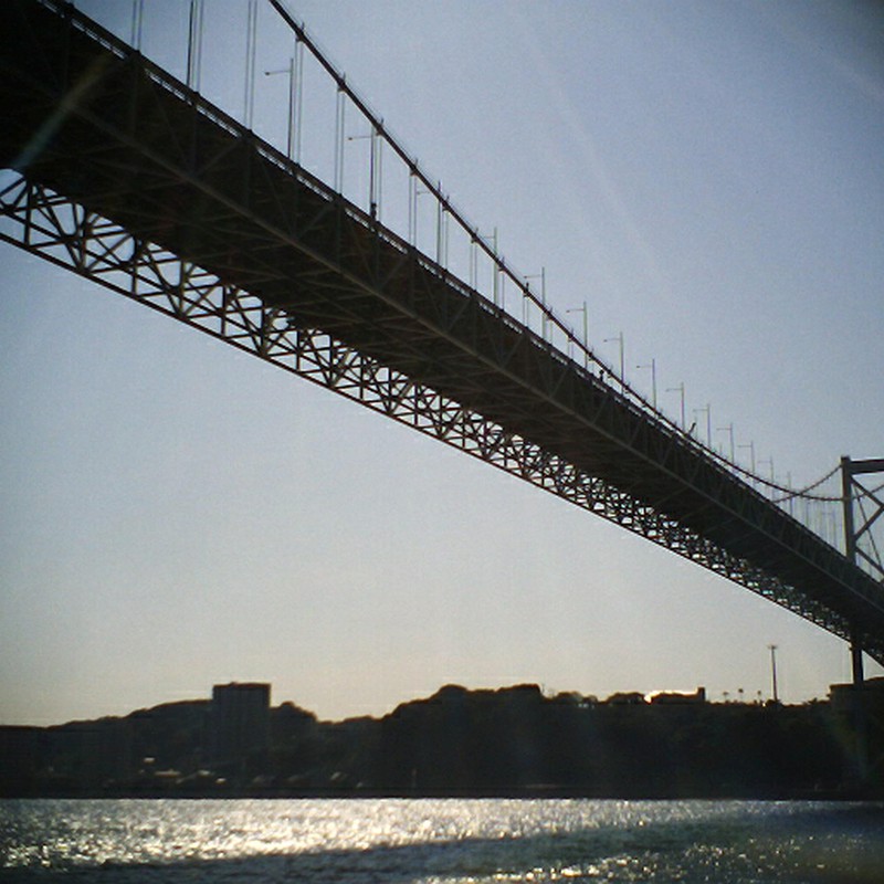 海を渡る橋