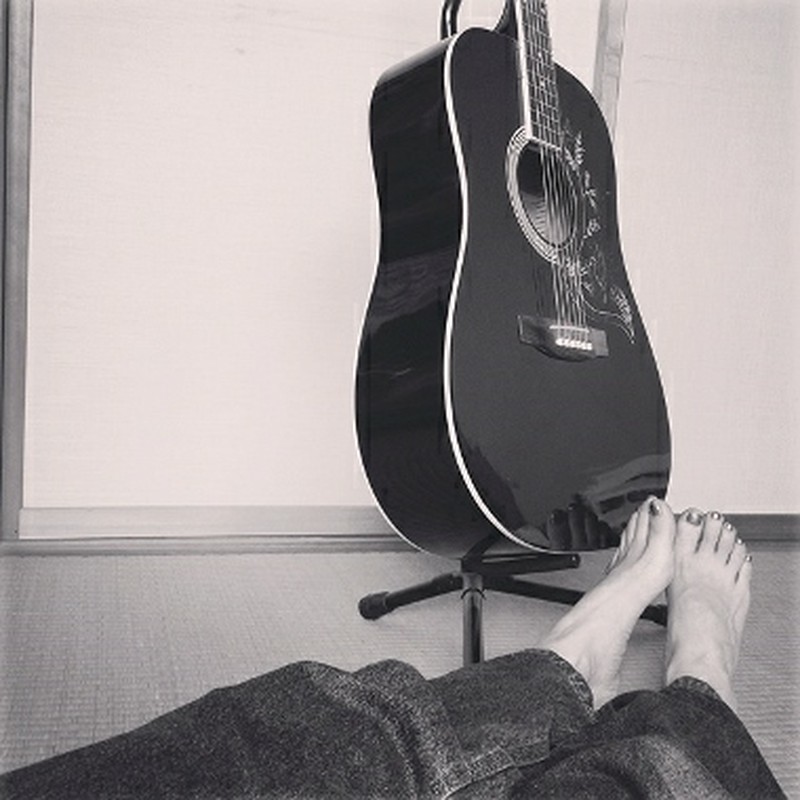 ギターと昼寝