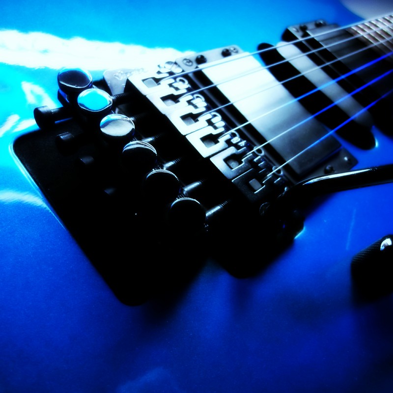 While my guitar gently bluish.