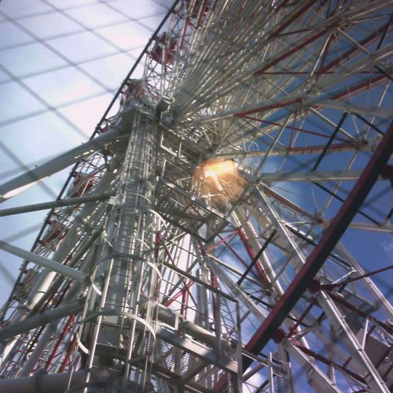 窓越しの観覧車