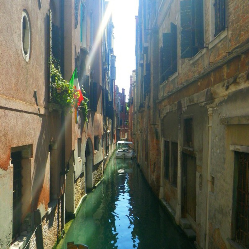 Nice Venice 隙間好き。