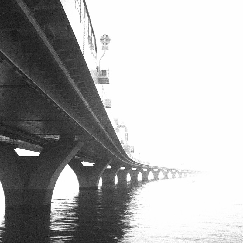 橋　　Bridge