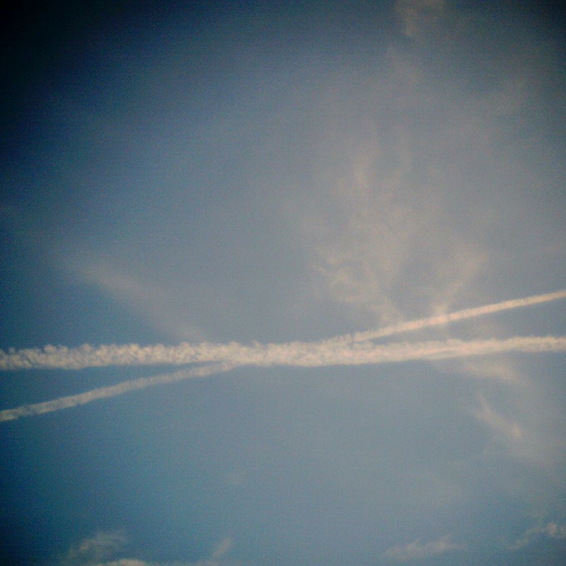 クロス飛行機雲