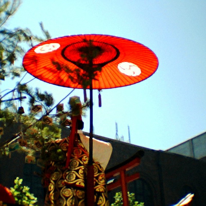 緋色の傘