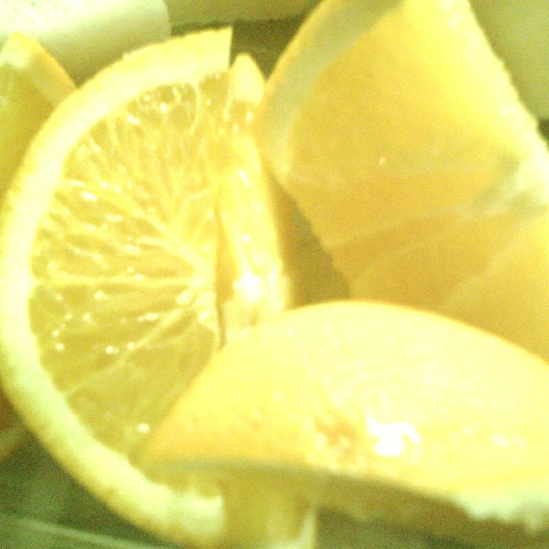 すっぱそうなオレンジ