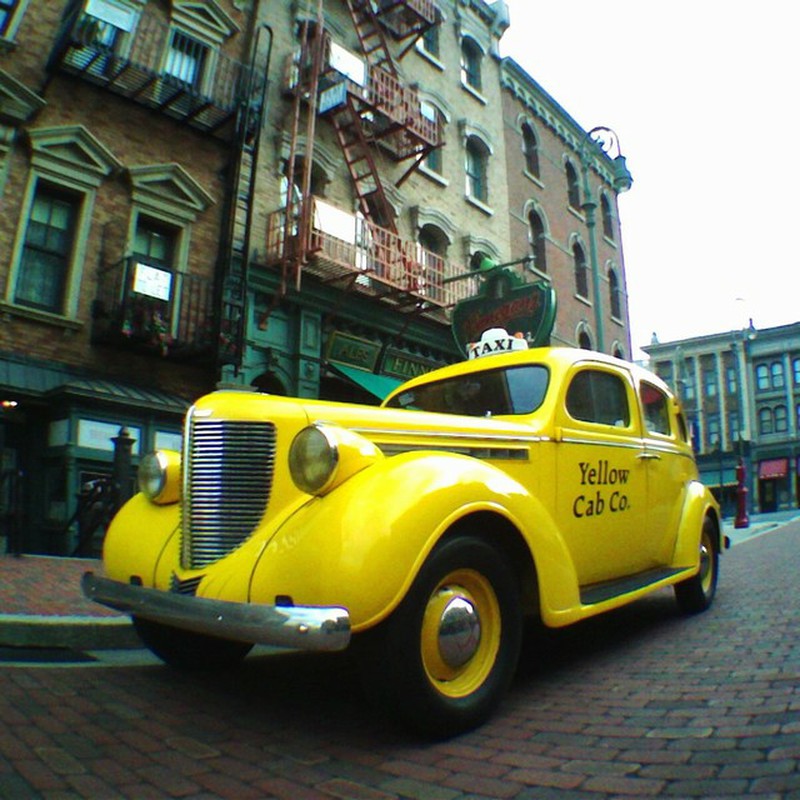 黄色いタクシー