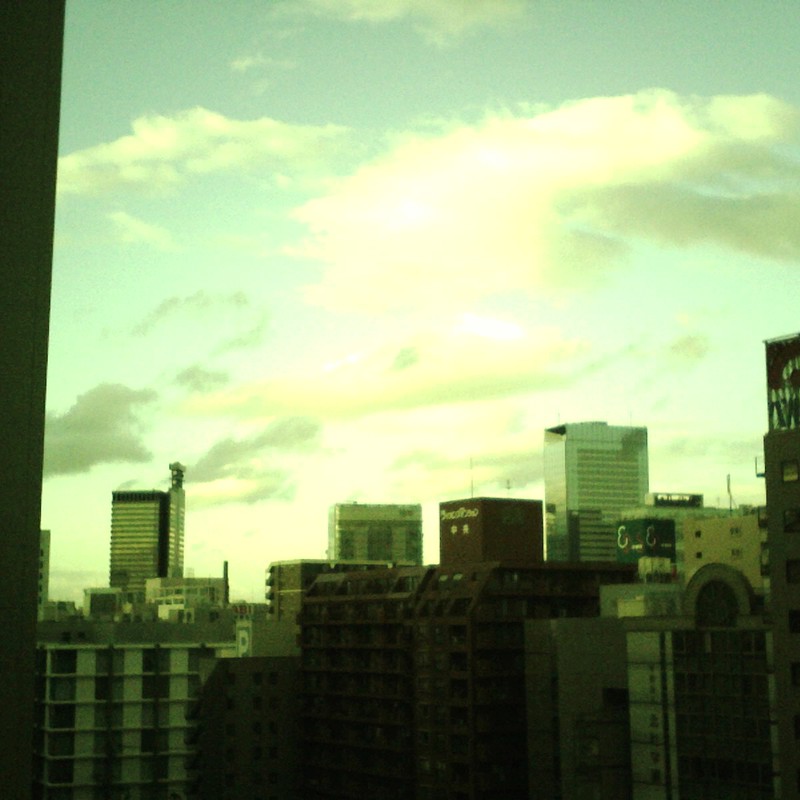 仙台駅前の空