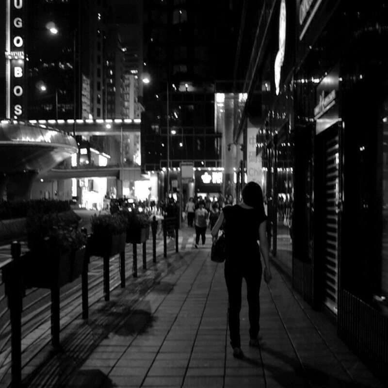 夜香港を歩く