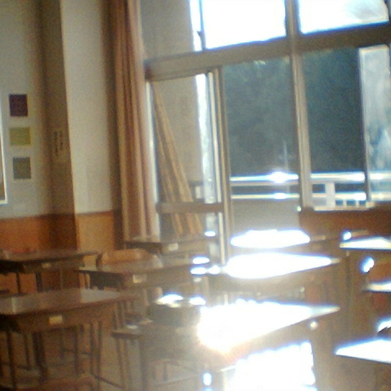 光の差す教室
