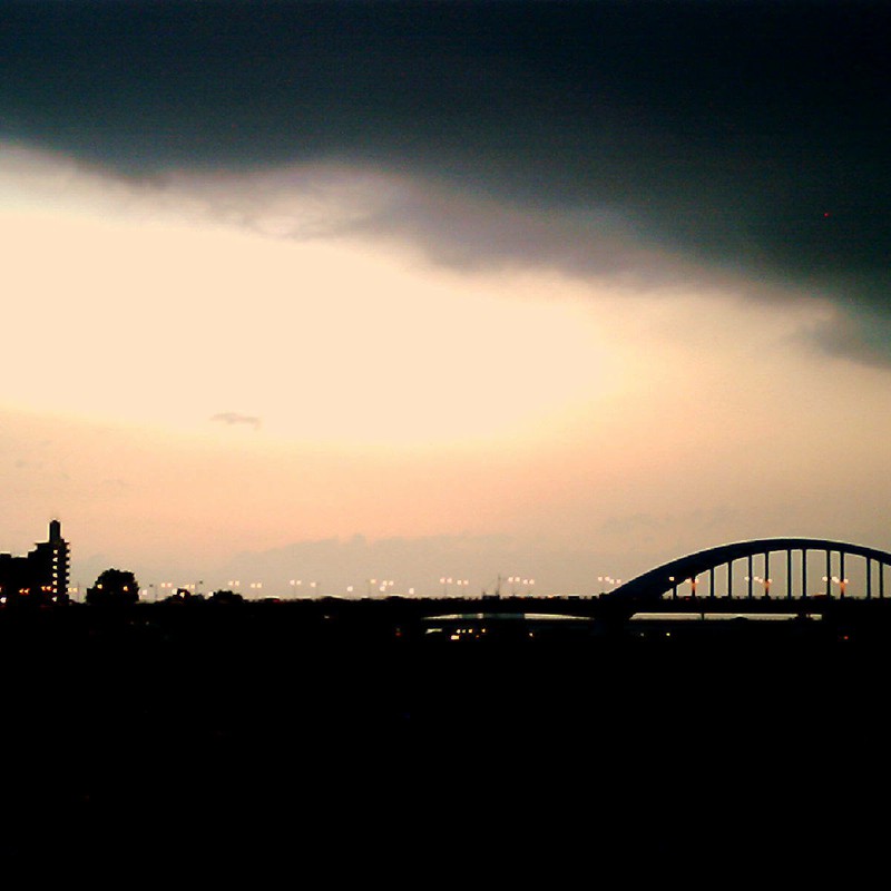 夕暮れ時の丸子橋