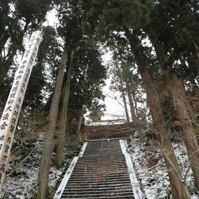 山寺の長～い階段