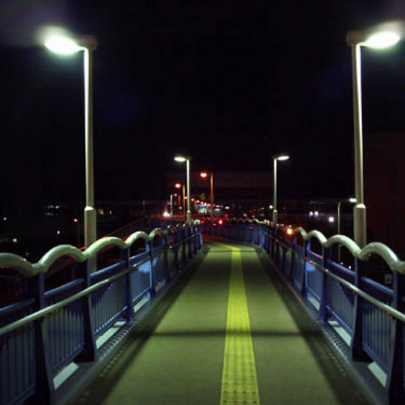 夜の歩道
