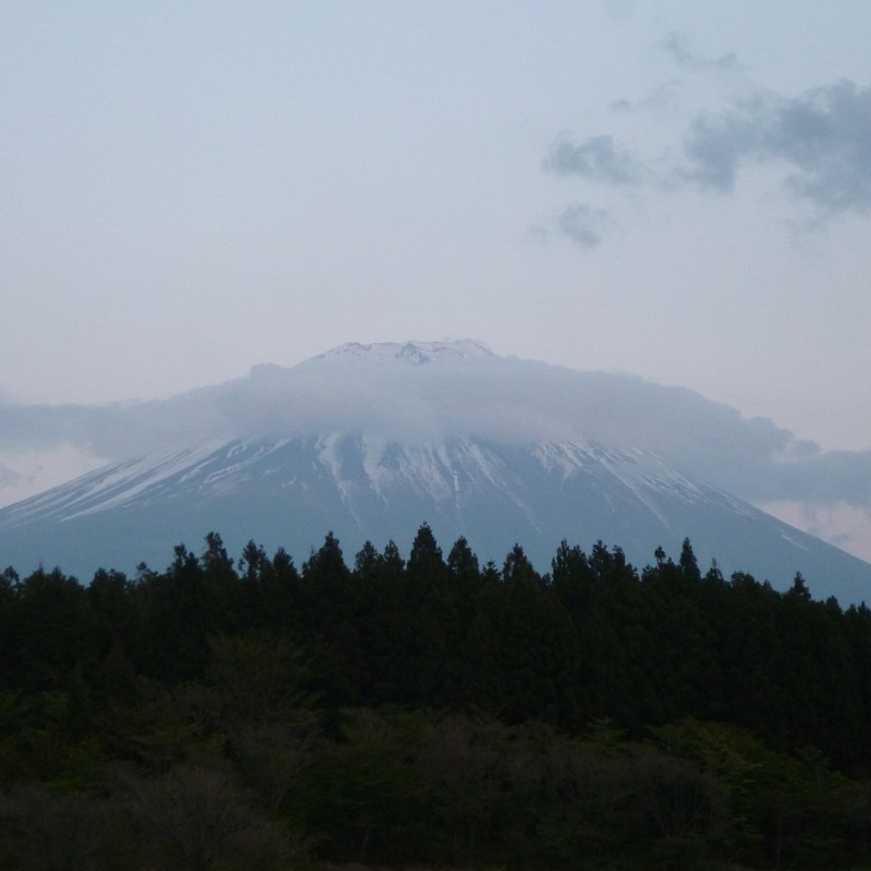 夕暮れの富士山。