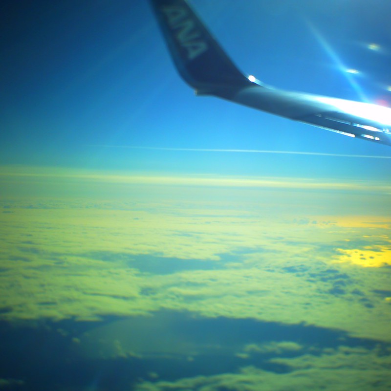飛行機から飛行機雲