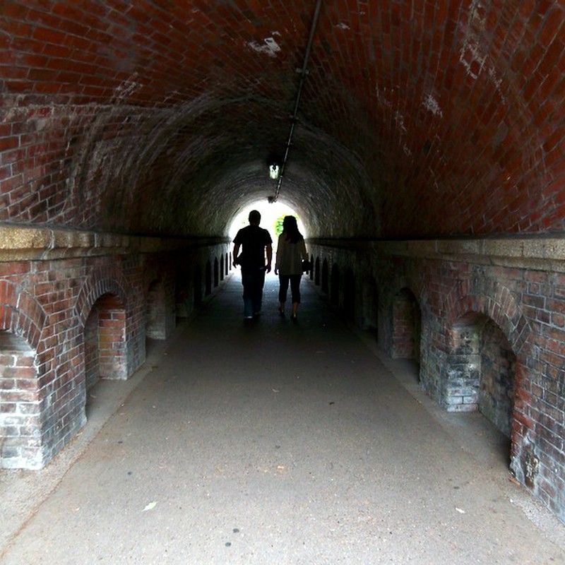 インクラインの下