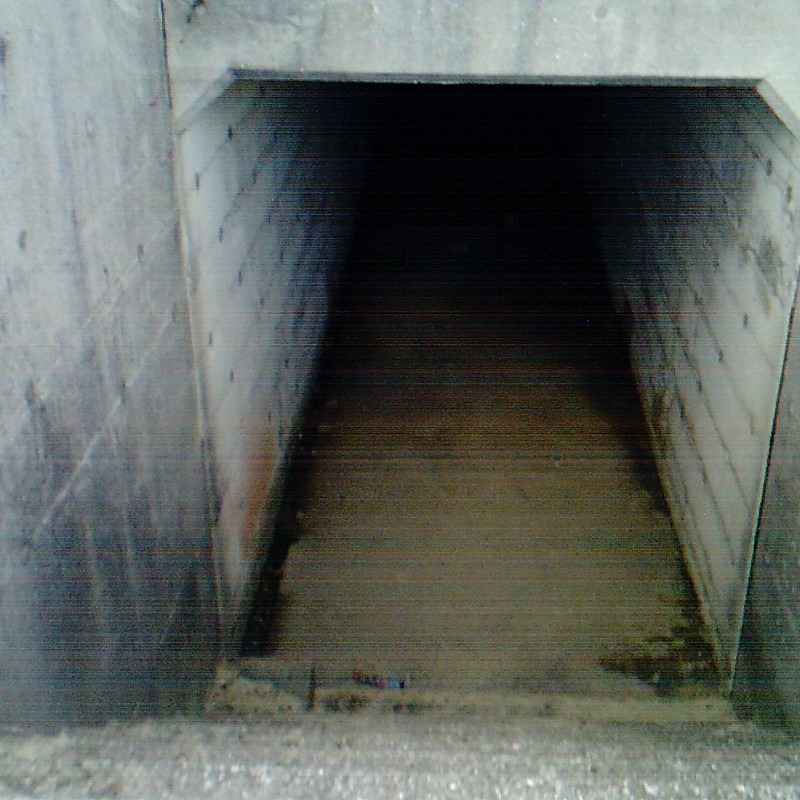 先の見えないトンネル