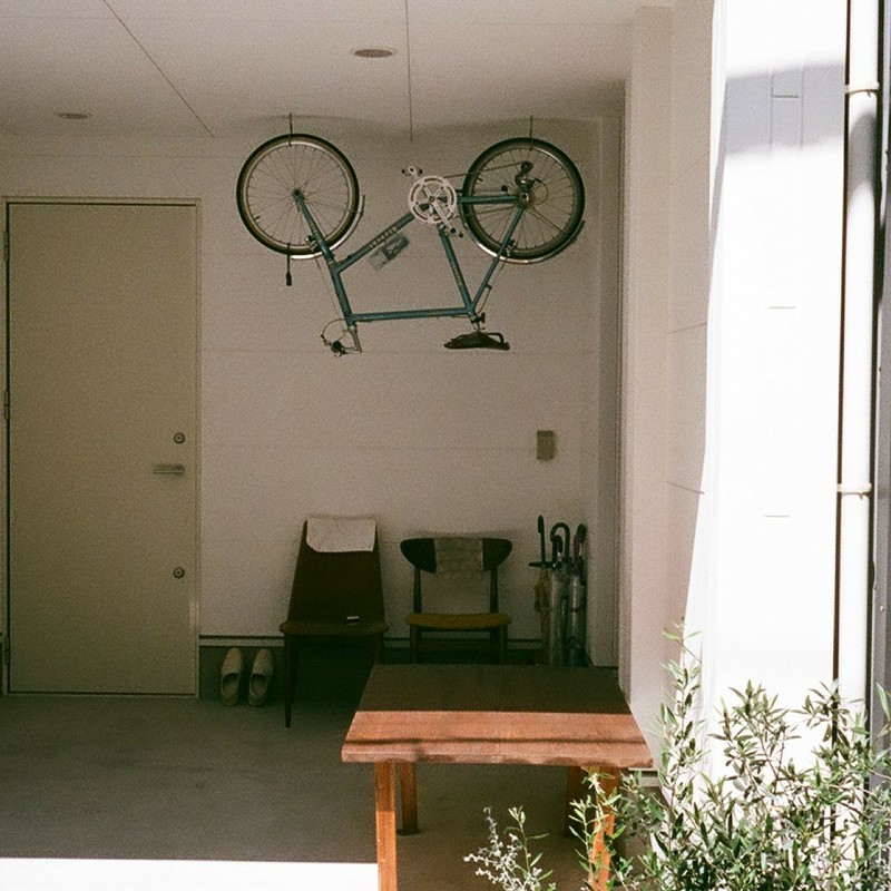 自転車と椅子