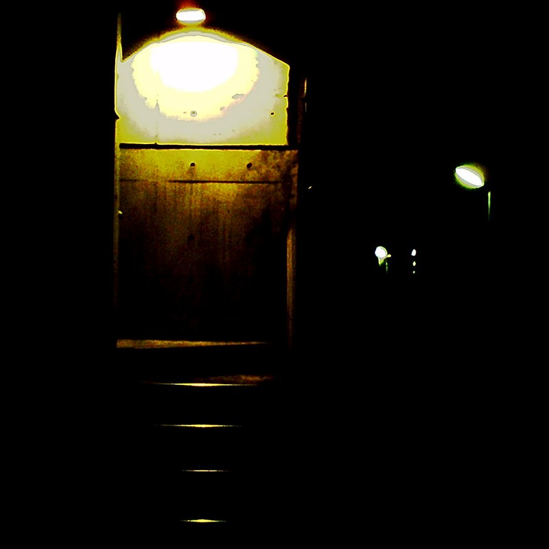 灯りつけて待ってる。