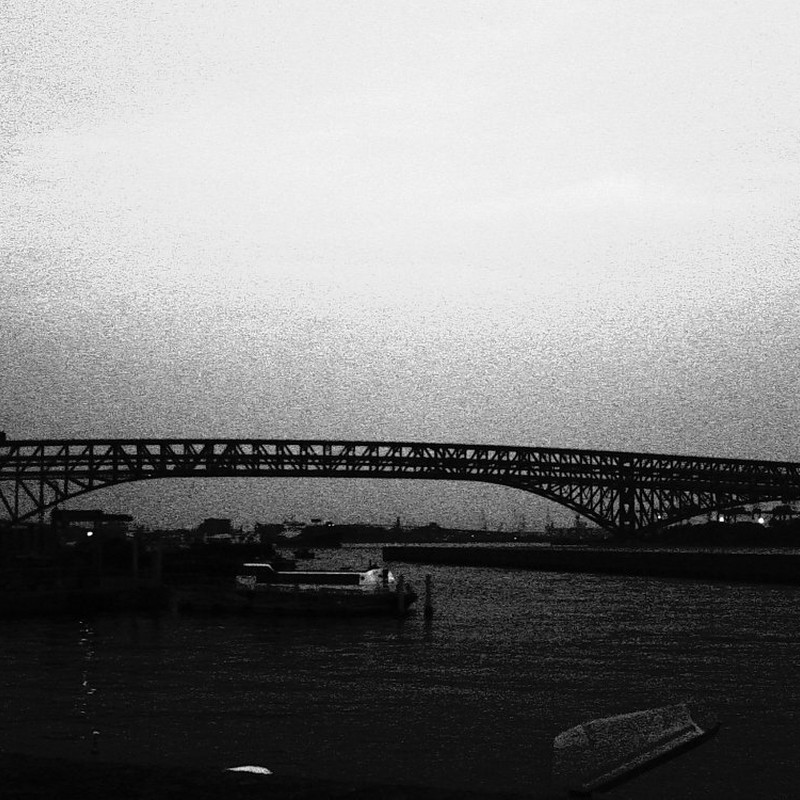 夕暮れ橋。