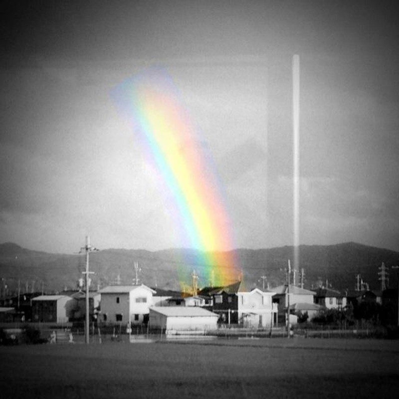 モノクロ×虹