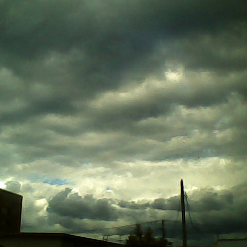 雲多き日