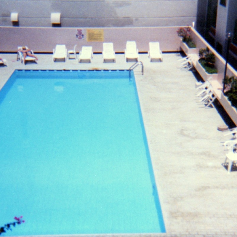 ホテルのプール