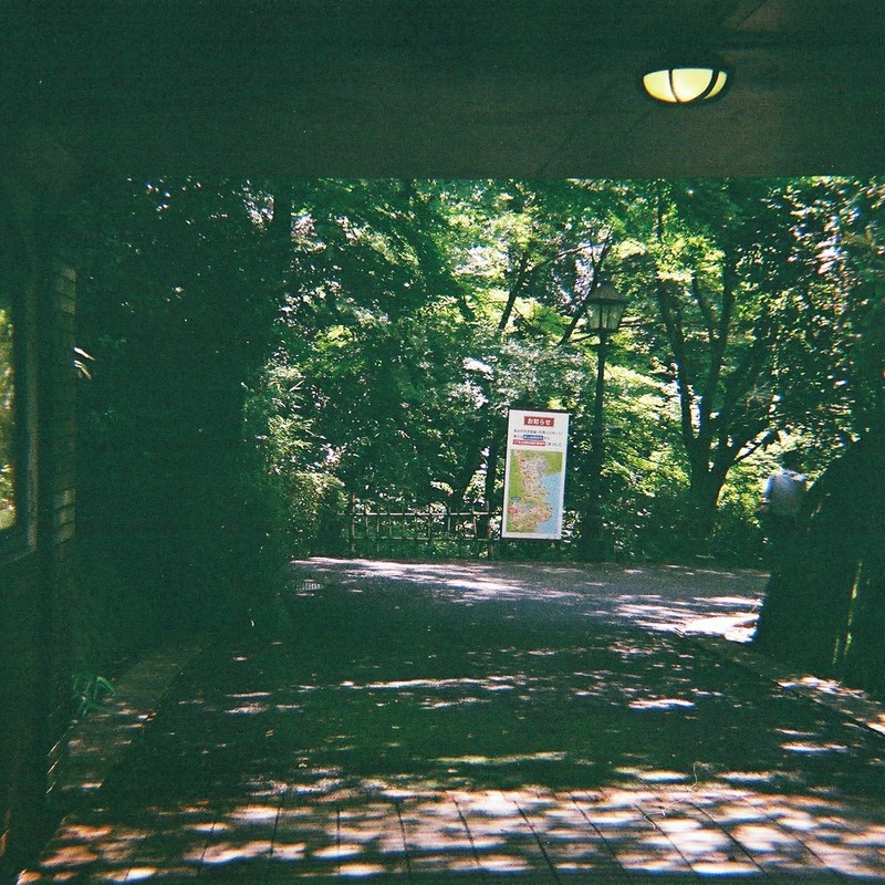 その先を曲がると