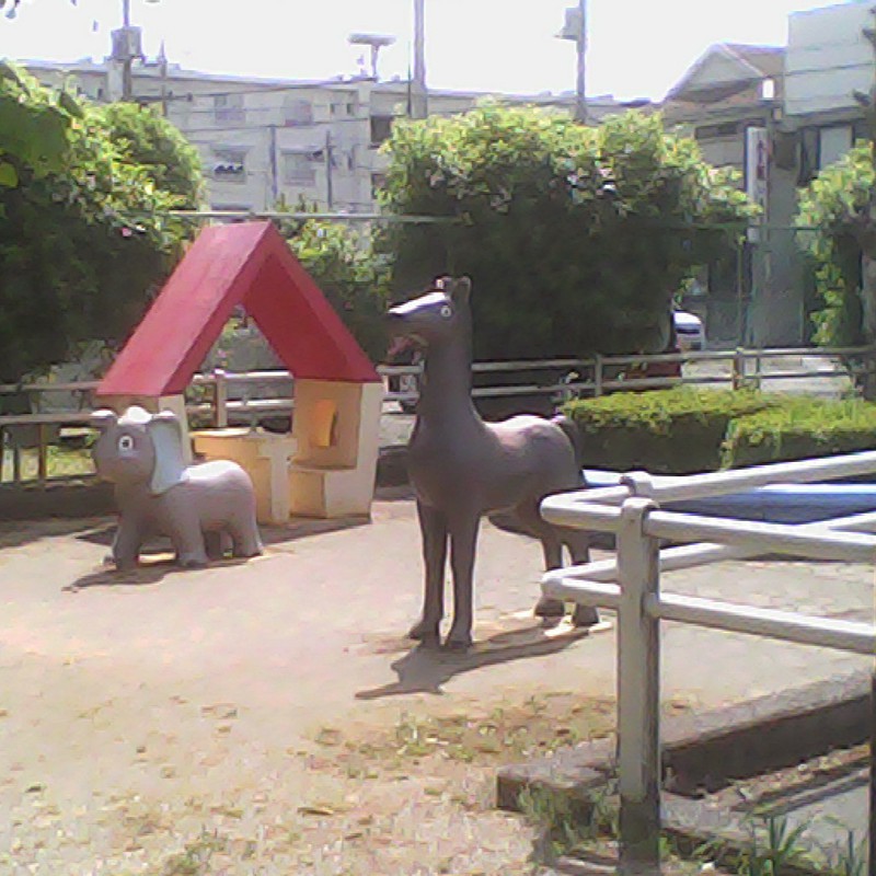 2015/04/29_団地の公園の遊具