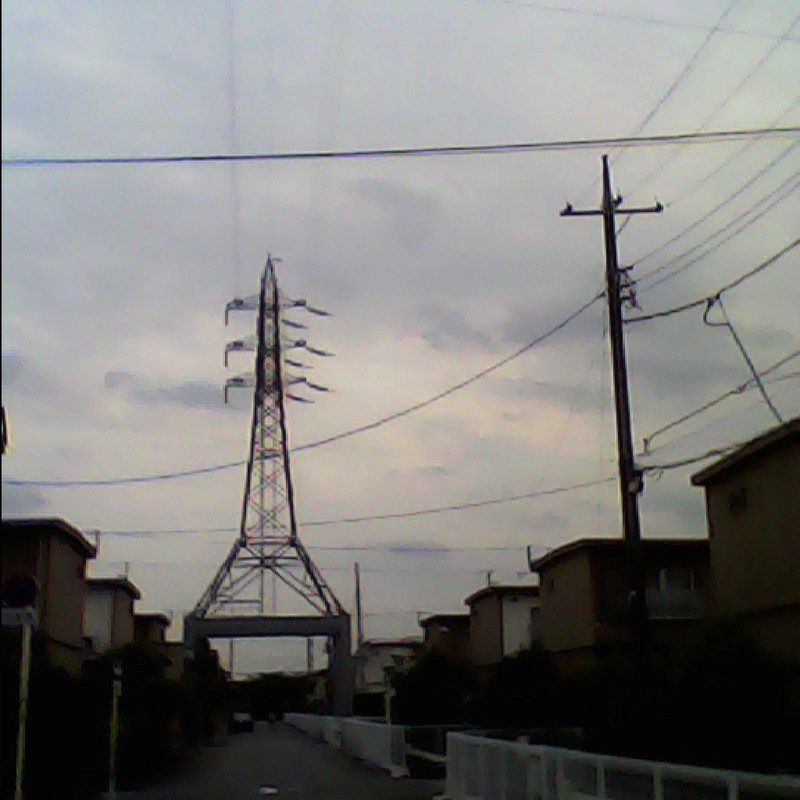 2015/06/20_道を跨ぐ鉄塔