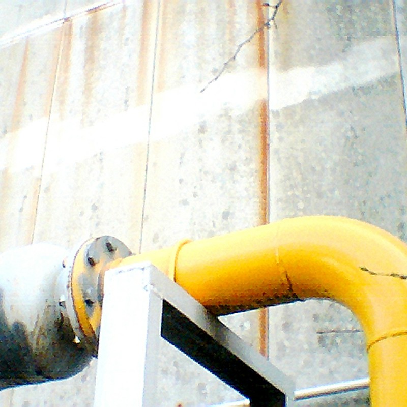 工場の黄色い配管