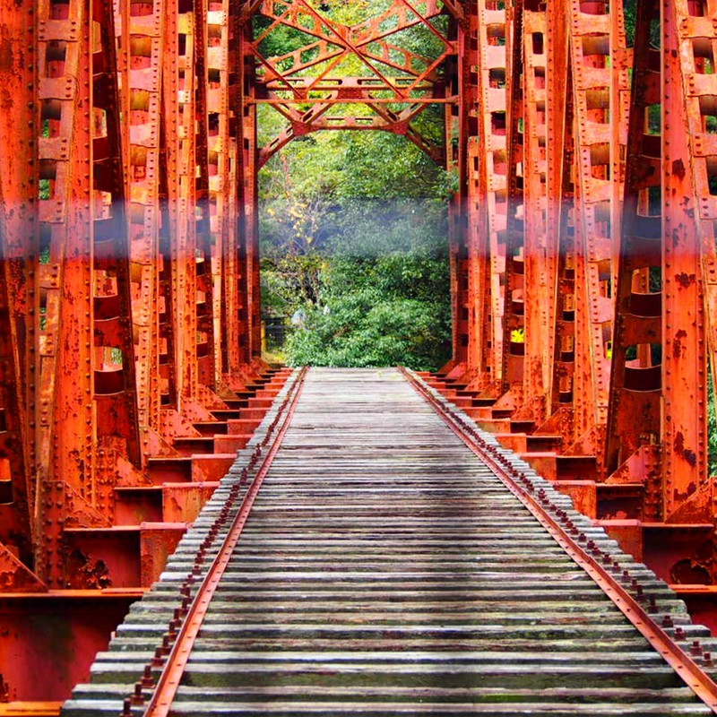鉄橋の赤