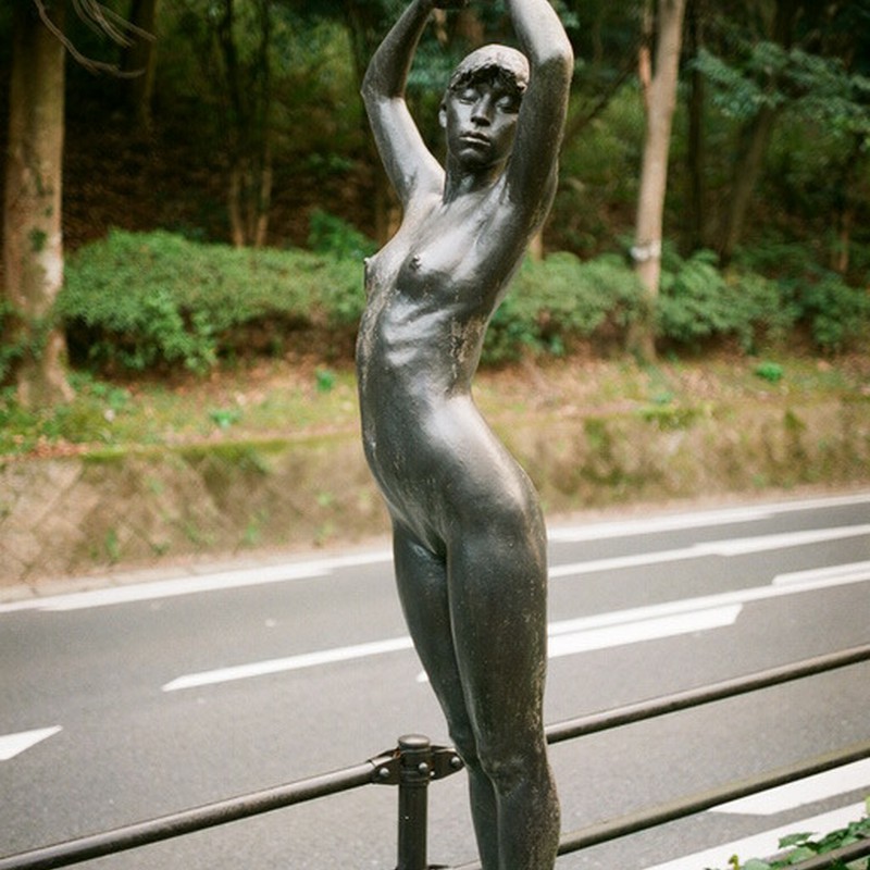エロ銅像