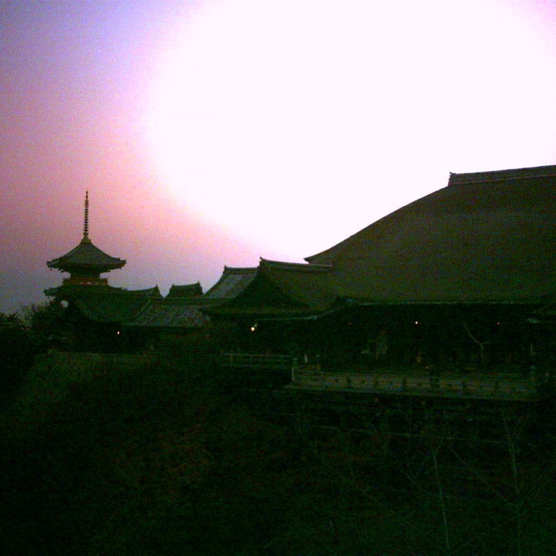 早朝の清水寺